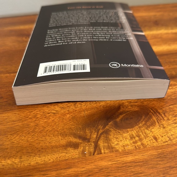 Colleen Hoover “Layla” paperback edition - Picture 6 of 7